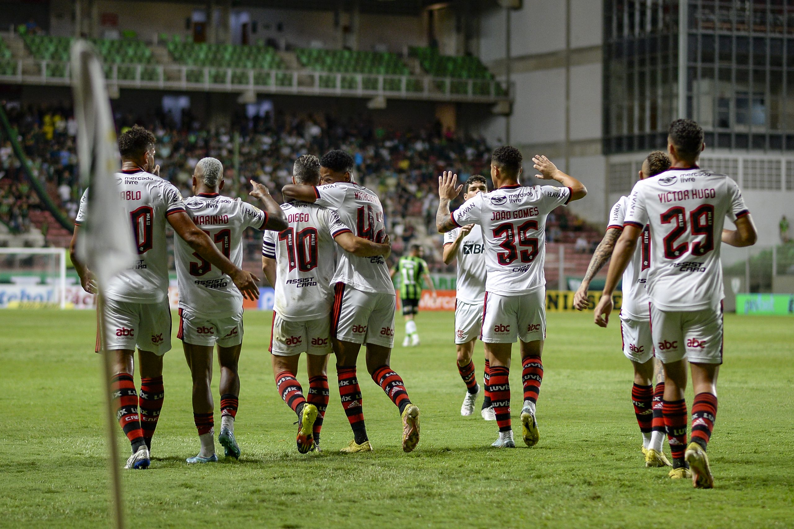 Vitória do Flamengo mantém de pé longo tabu sobre o América-MG