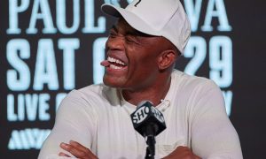 Anderson Silva na coletiva da luta contra Jake Paul (Foto: Divulgação/Instagram Most Valuable Promotions)