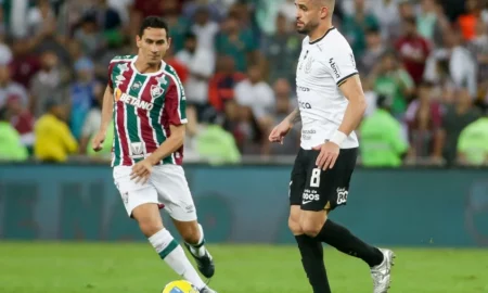 Fluminense visita o Corinthians em jogo decisivo