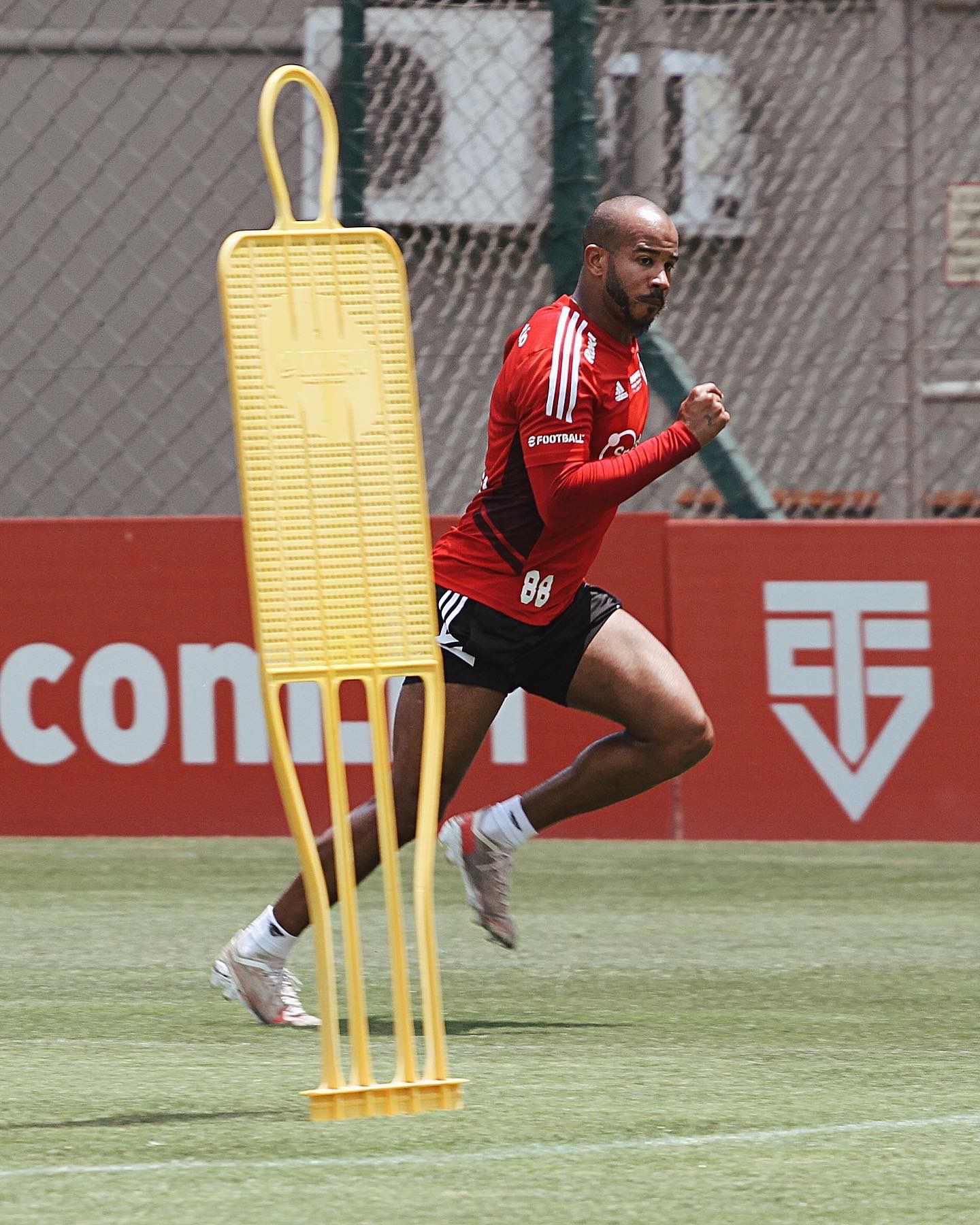 São Paulo encerra preparação para pegar o Atlético-GO; veja provável escalação