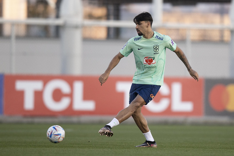 Paquetá participa de metade do último treino do Brasil e vira dúvida