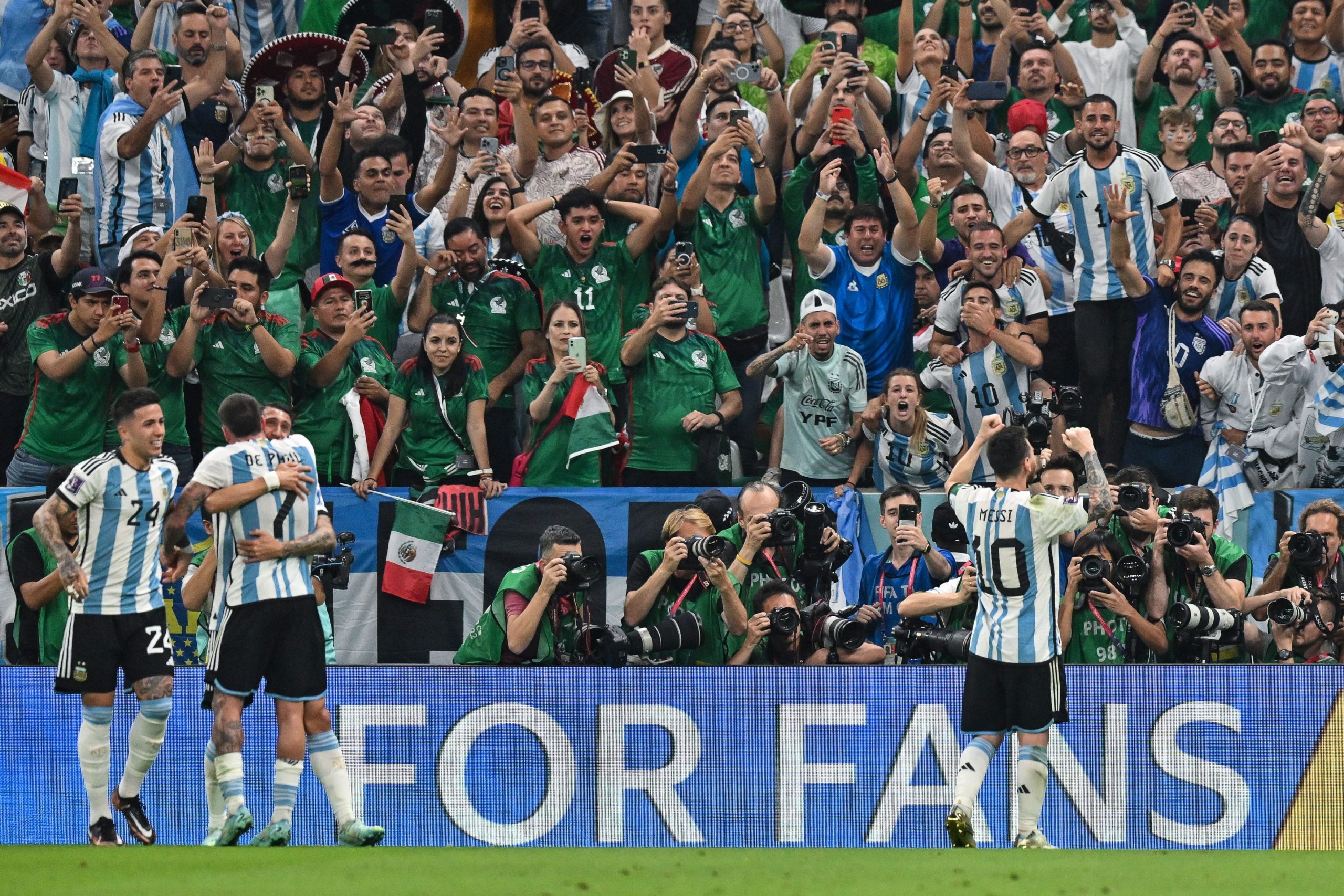 Jogo entre Argentina x México bate recorde de público na Copa do Mundo do  Qatar