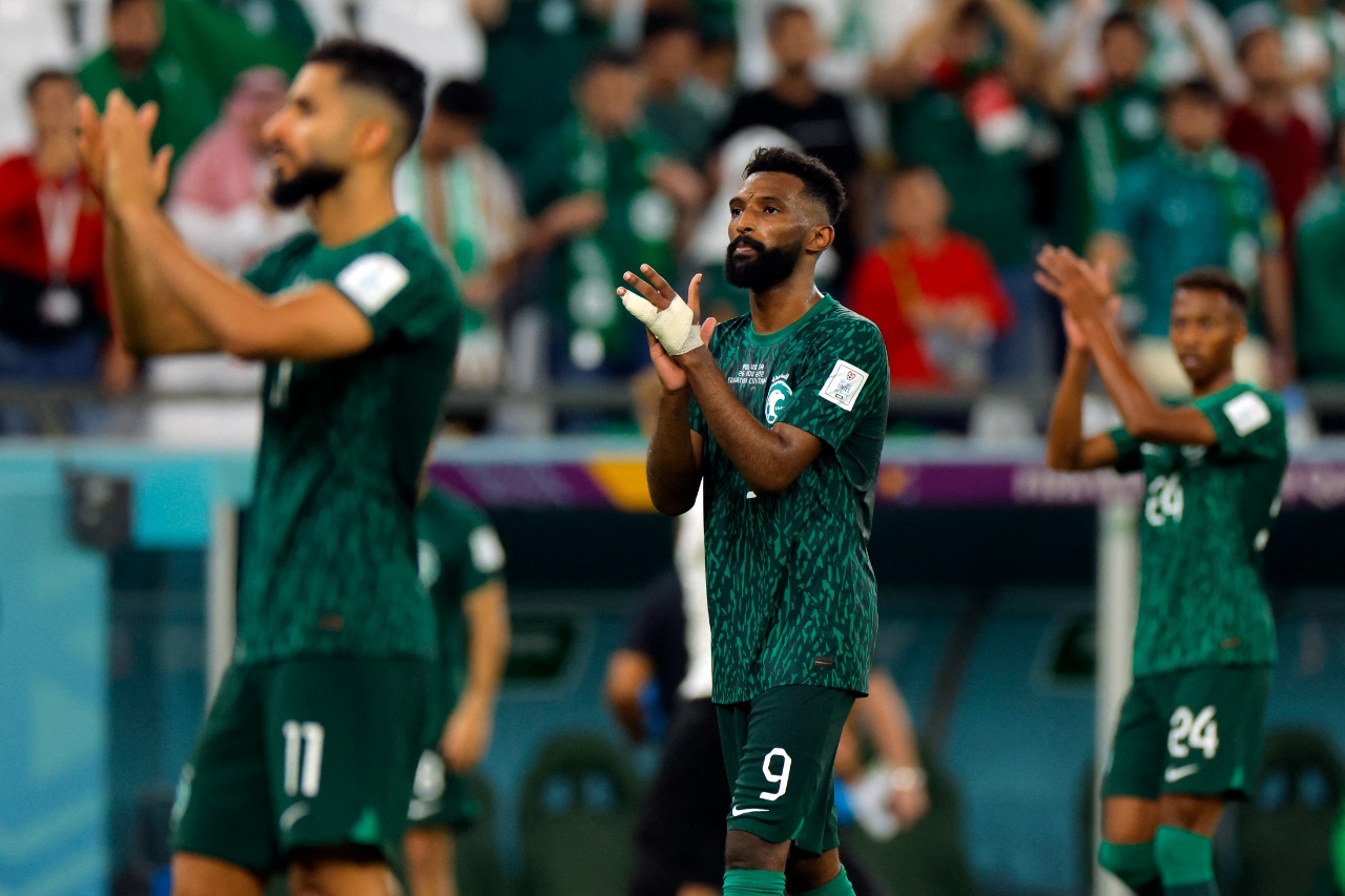 Ministro consola jogadores da Arábia Saudita após revés para Polônia: 'heróis'