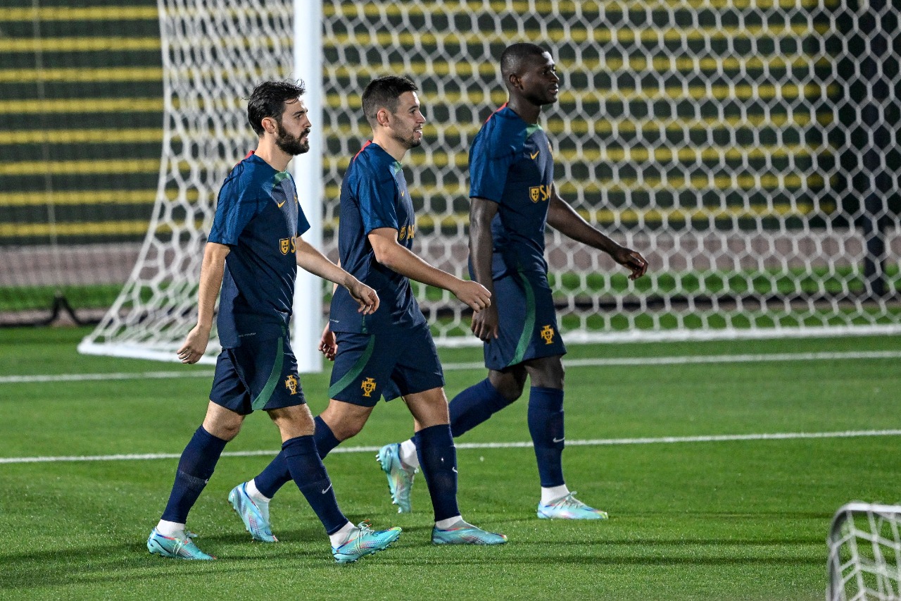 Treino de Portugal: Nuno e Otávio treinam separados; jogadores se recuperam de lesões