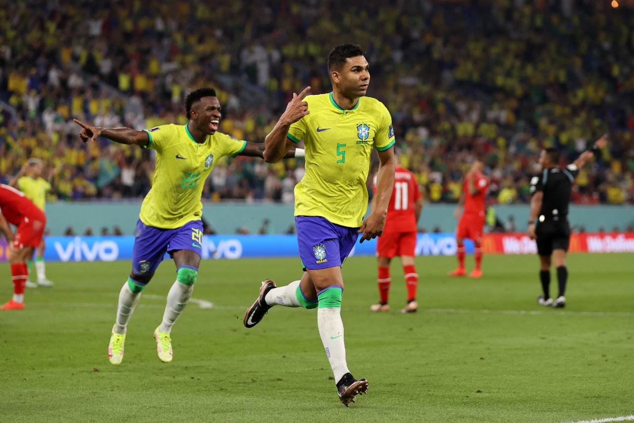 Brasil vence a Suíça com gol de Casemiro e se classifica para as oitavas da Copa do Mundo