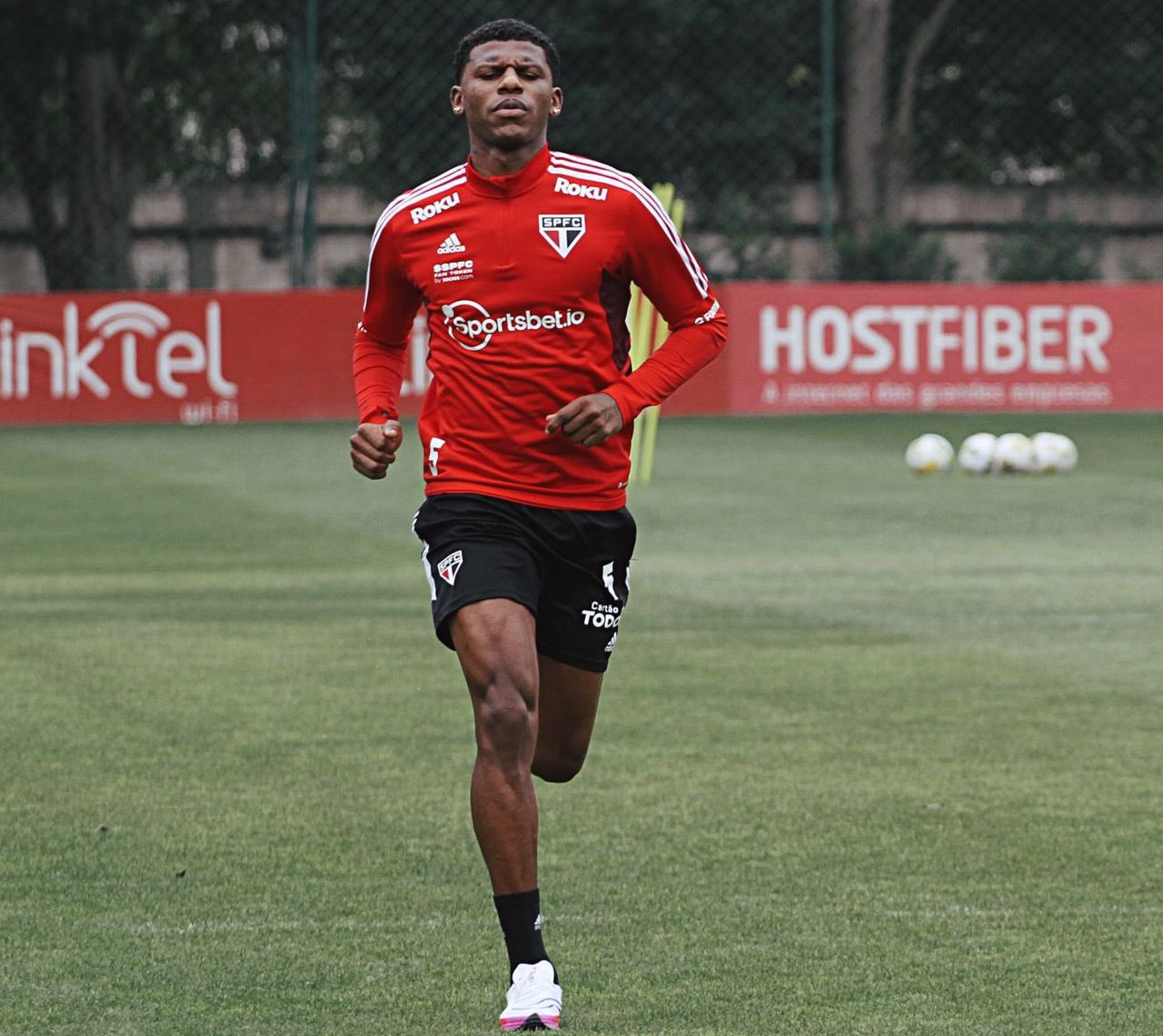 Arboleda celebra ida à Copa do Mundo após lesão e agradece ao São Paulo: 'é um orgulho vestir essa camisa'