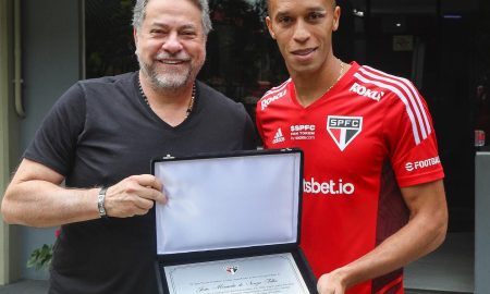 Miranda se despede do São Paulo e recebe homenagem do Clube
