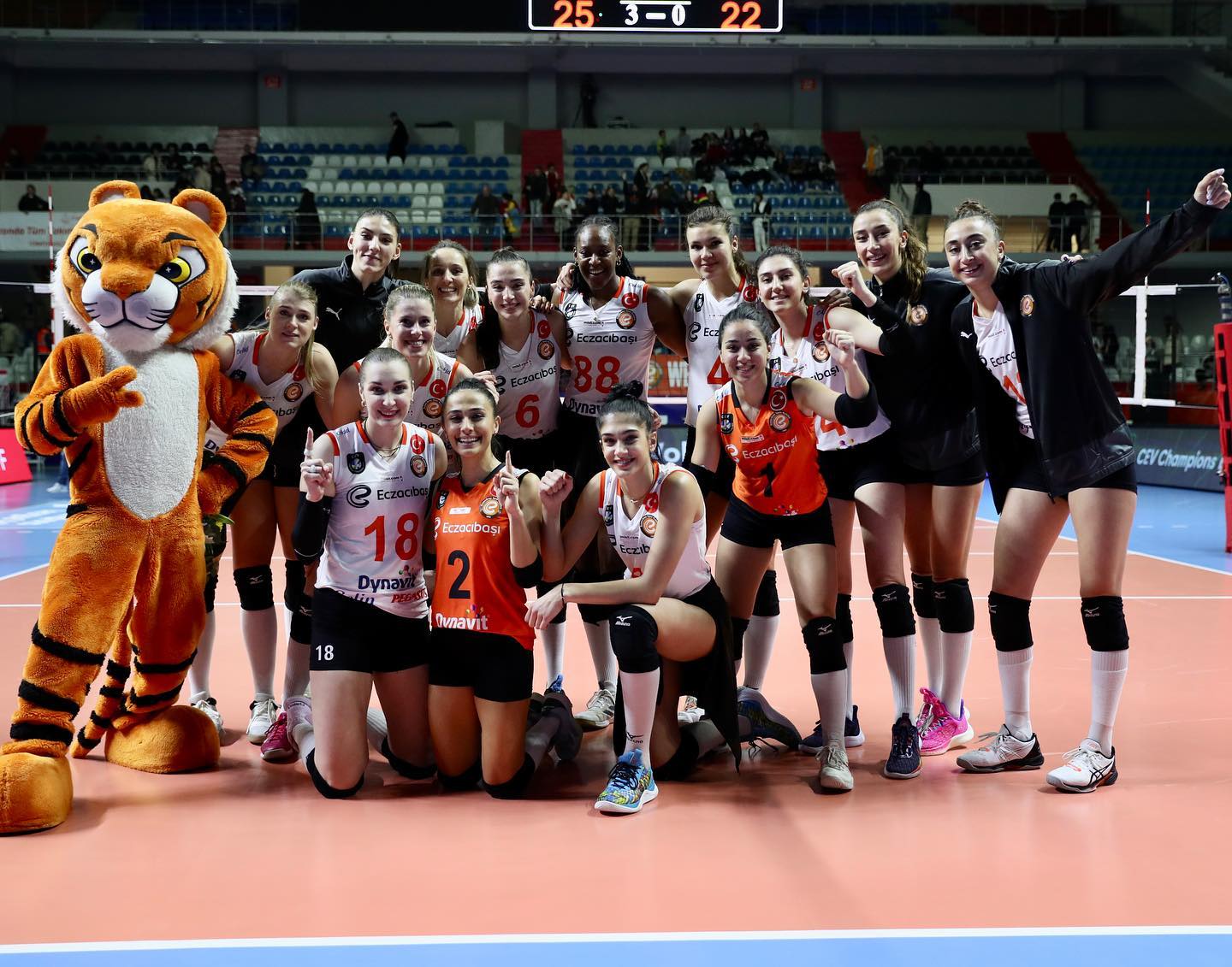 eczacibasi lider invicto liga turca