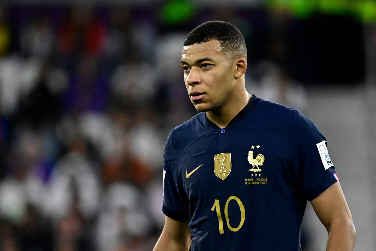 Mbappé diz que irá evitar entrevistas durante a Copa: 'pago a multa'