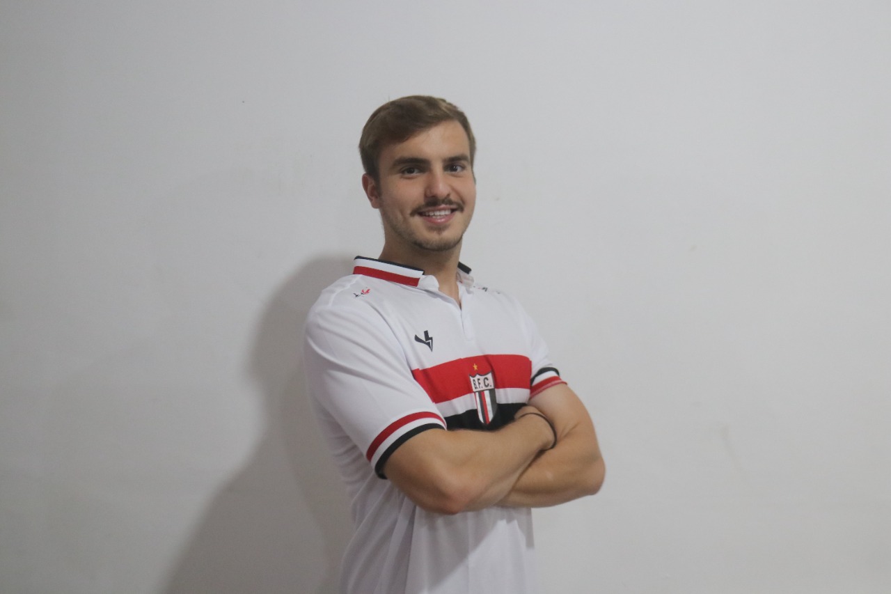 Botafogo-SP anunciou a contratação do zagueiro Gustavo Cipriano. Foto: Divulgação