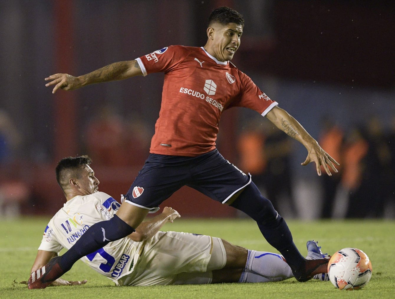 São Paulo envia proposta ao zagueiro argentino que atua na MLS; veja detalhes