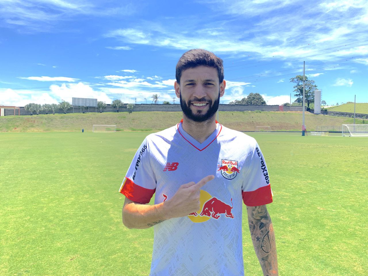 Juninho Capixaba é o segundo reforço do Massa Bruta para 2023. Foto: Divulgação/Red Bull Bragantino