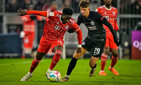 Bayern abriu vantagem no primeiro tempo, mas cedeu empate ao Eintracht Frankfurt na etapa final