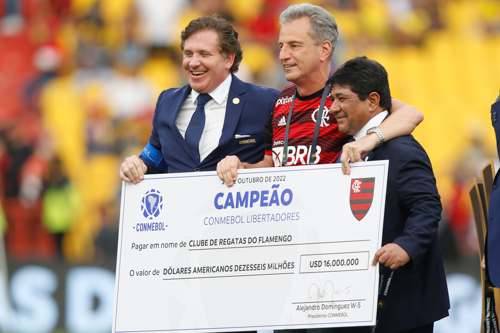 Presidente do Sport 'chora' por faturamento bilionário do Flamengo