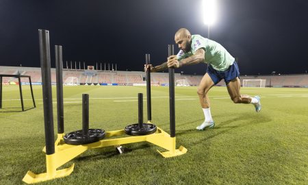 Daniel Alves durante treinamento na Copa do Mundo