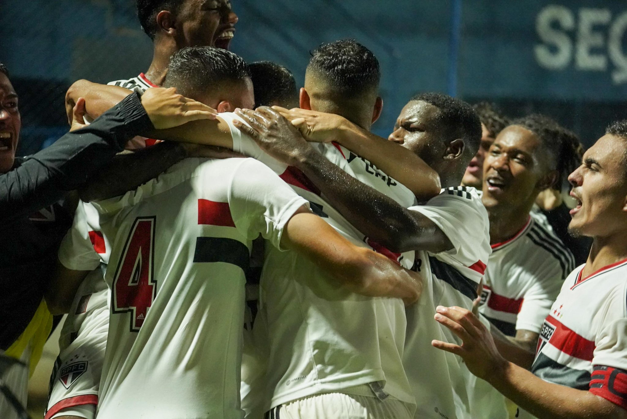 Com três de Talles Wander, São Paulo vence e garante vaga na 2ª fase da  Copinha - SPFC