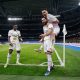 Jogadores do Real Madrd comemoram gol de Benzema