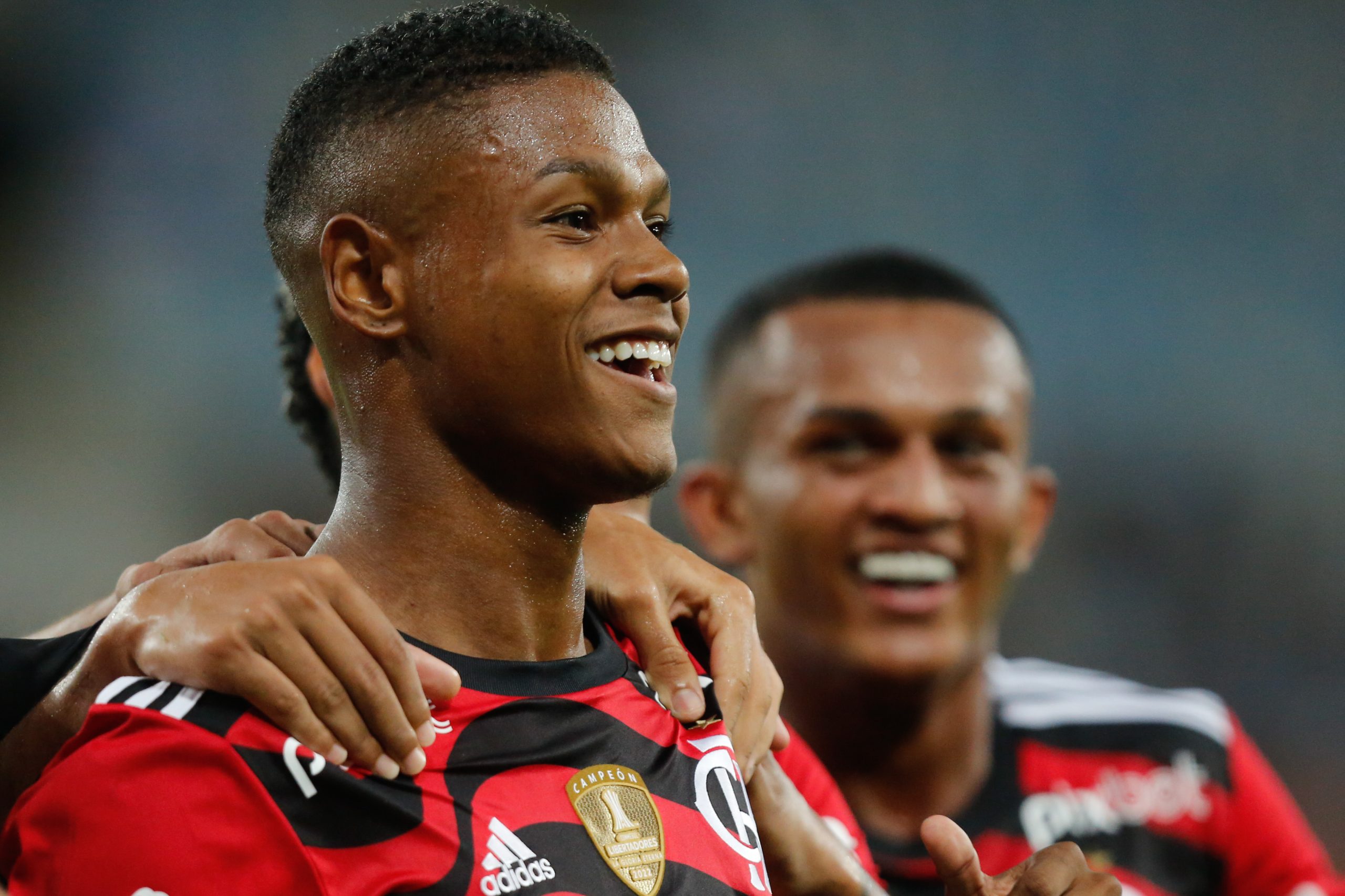 Time inglês oferece R$ 89,6 milhões ao Flamengo por Matheus França