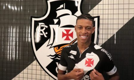 Vasco anuncia a contratação de Robson Bambu