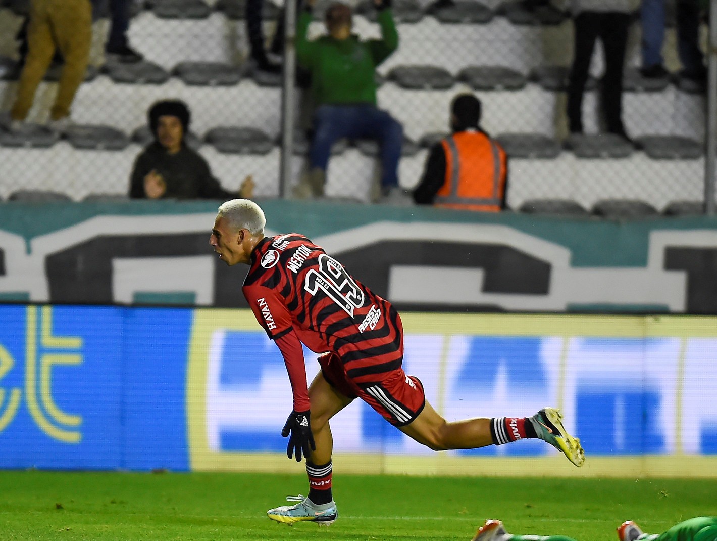 Atuações ENM: Werton e Lorran são os melhores do Flamengo no empate com o Bangu; veja as notas