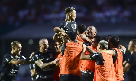 São Paulo luta até o fim, mas sofre derrota para o Corinthians no Morumbi