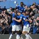 Jogadores do Everton comemoram vitória sobre Arsenla
