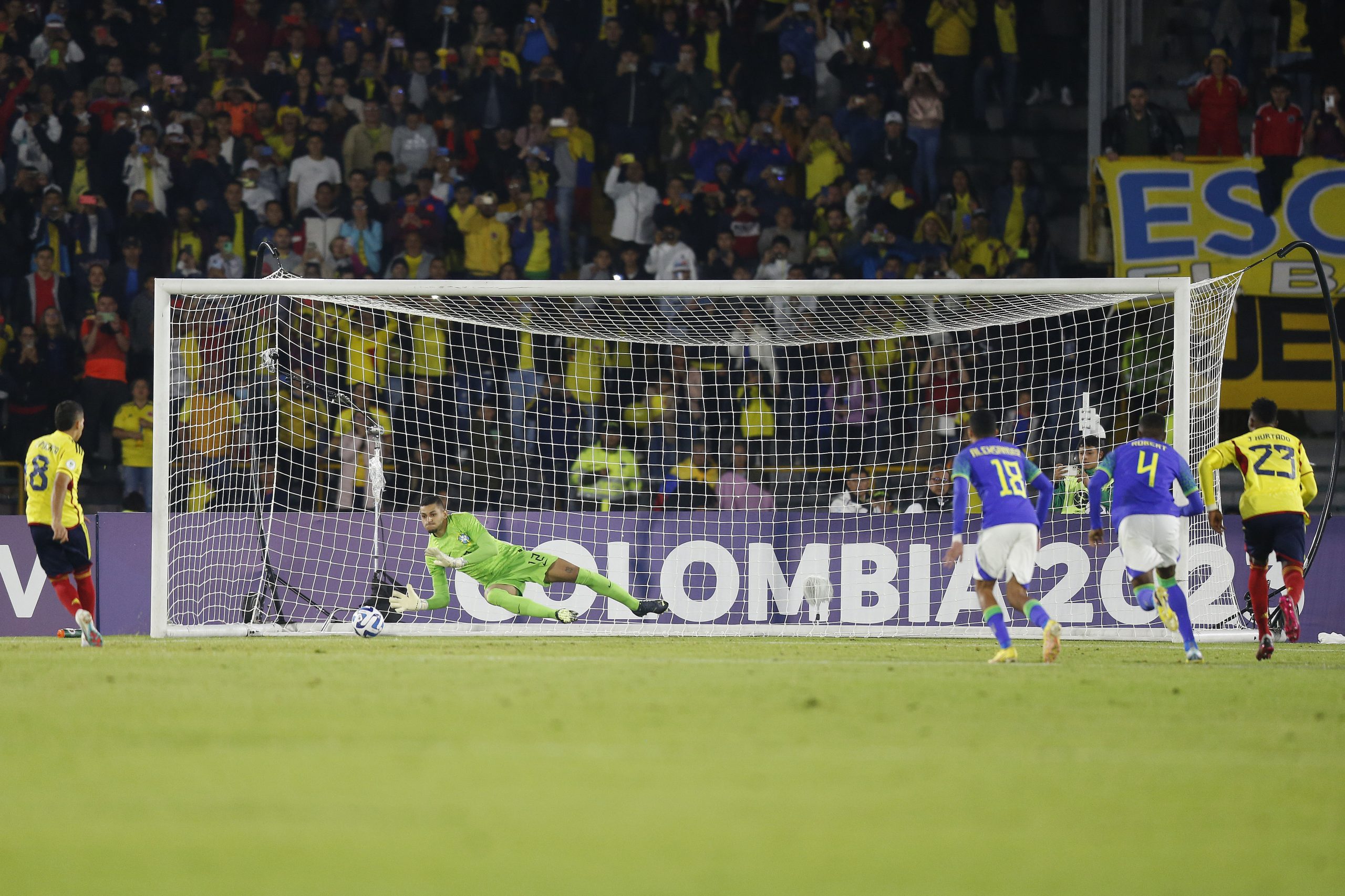 Kaique analisa empate do Brasil com Colômbia: 'partida difícil que conseguimos suportar'