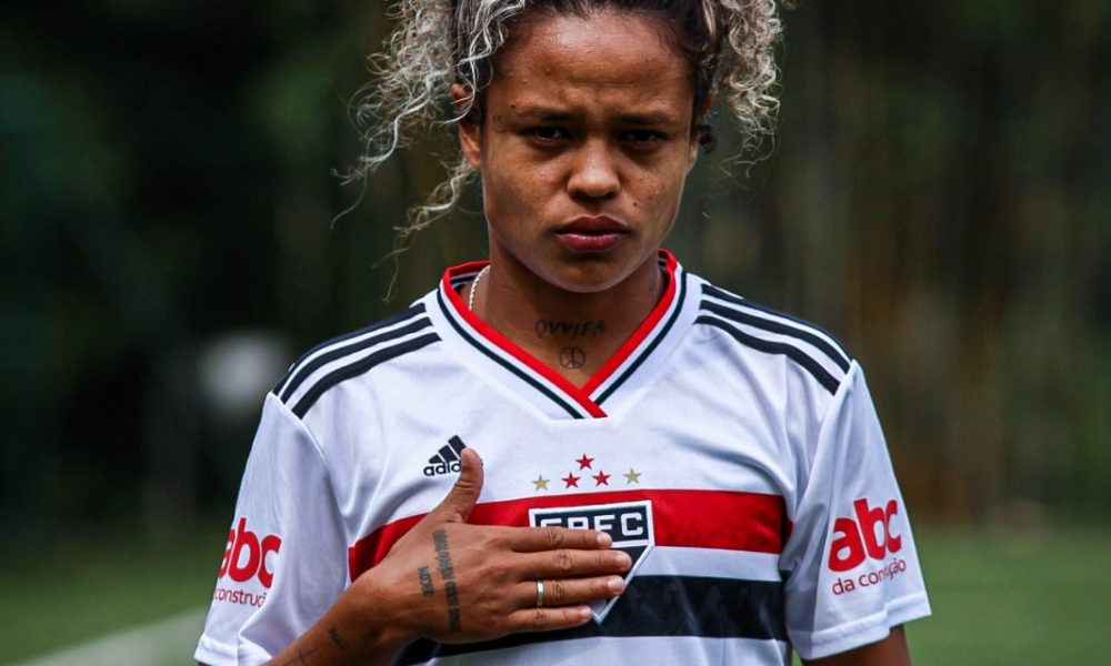 São Paulo se reforça no time feminino e anuncia contratação da atacante  Mariana Santos