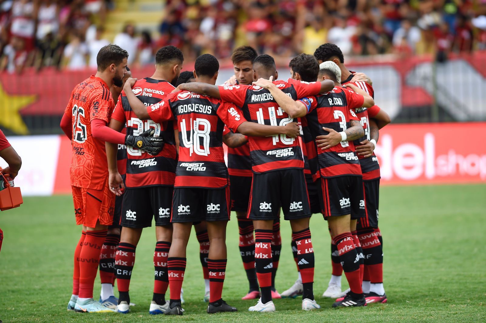 Flamengo melhora com substituições no 2º tempo e garotos decidem na vitória sobre o Resende