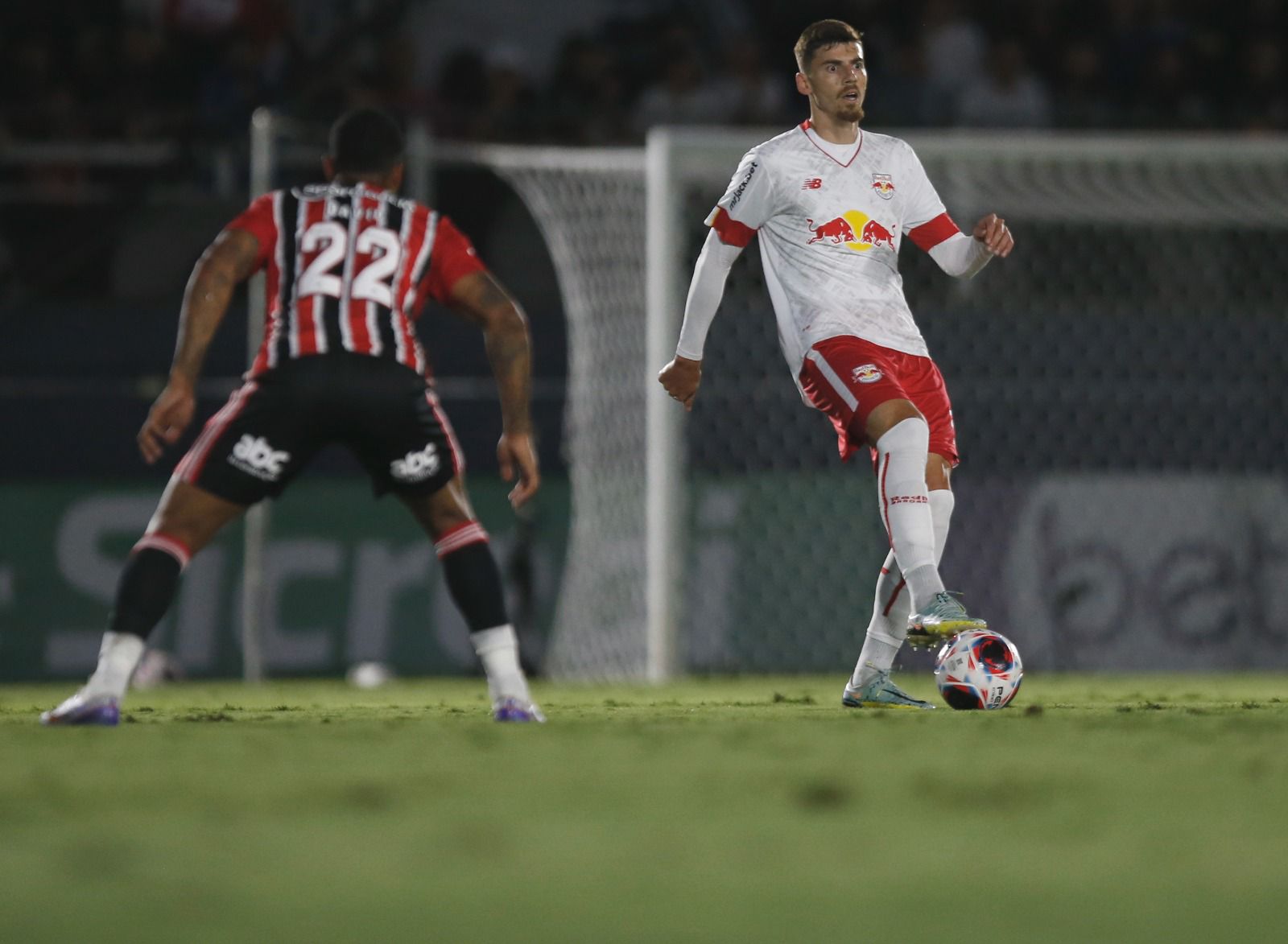 Lucas Cunha falou sobre a sua adaptação ao Red Bull Bragantino, a titularidade e destacou a vitória sobre o São Paulo. Foto: Ari Ferreira/Red Bull Bragantino