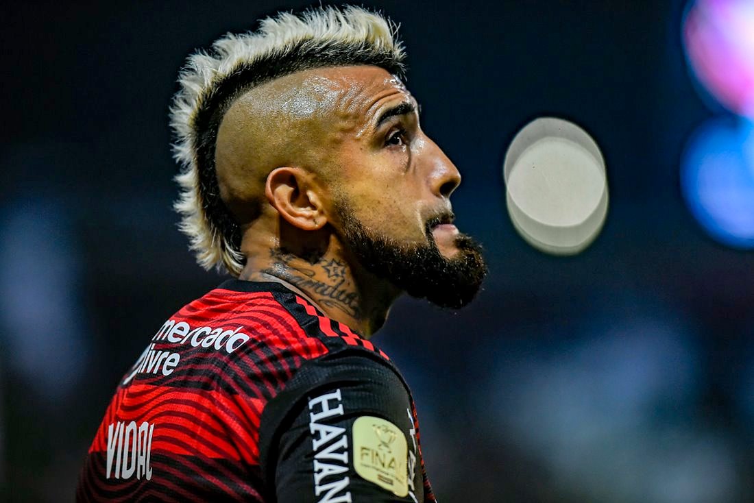 Vidal pede desculpa após reclamação no último jogo do Flamengo