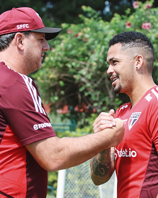 Elenco completo do São Paulo treina e Ceni pode ter retornos nas quartas do Paulistão 