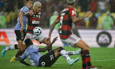 Atuações ENM: Arrascaeta marca no minuto final do 2º tempo, mas desperdiça cobrança na disputa de pênaltis e Flamengo é vice da Recopa; veja notas