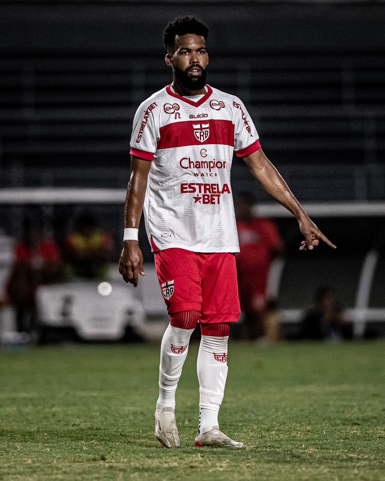 Lucas Falcão, volante do CRB