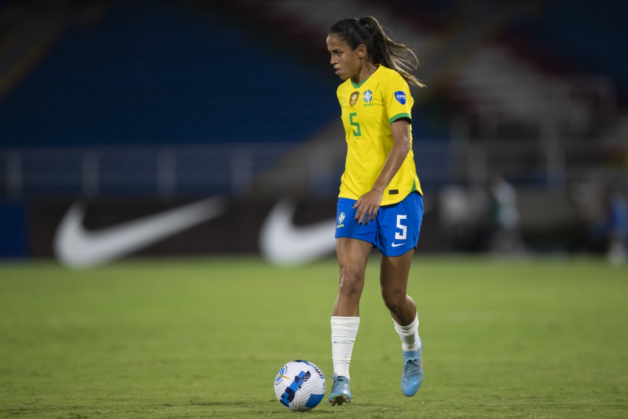 Duda Santos é convocada no lugar de Marta para defender a Seleção Feminina na Finalíssima