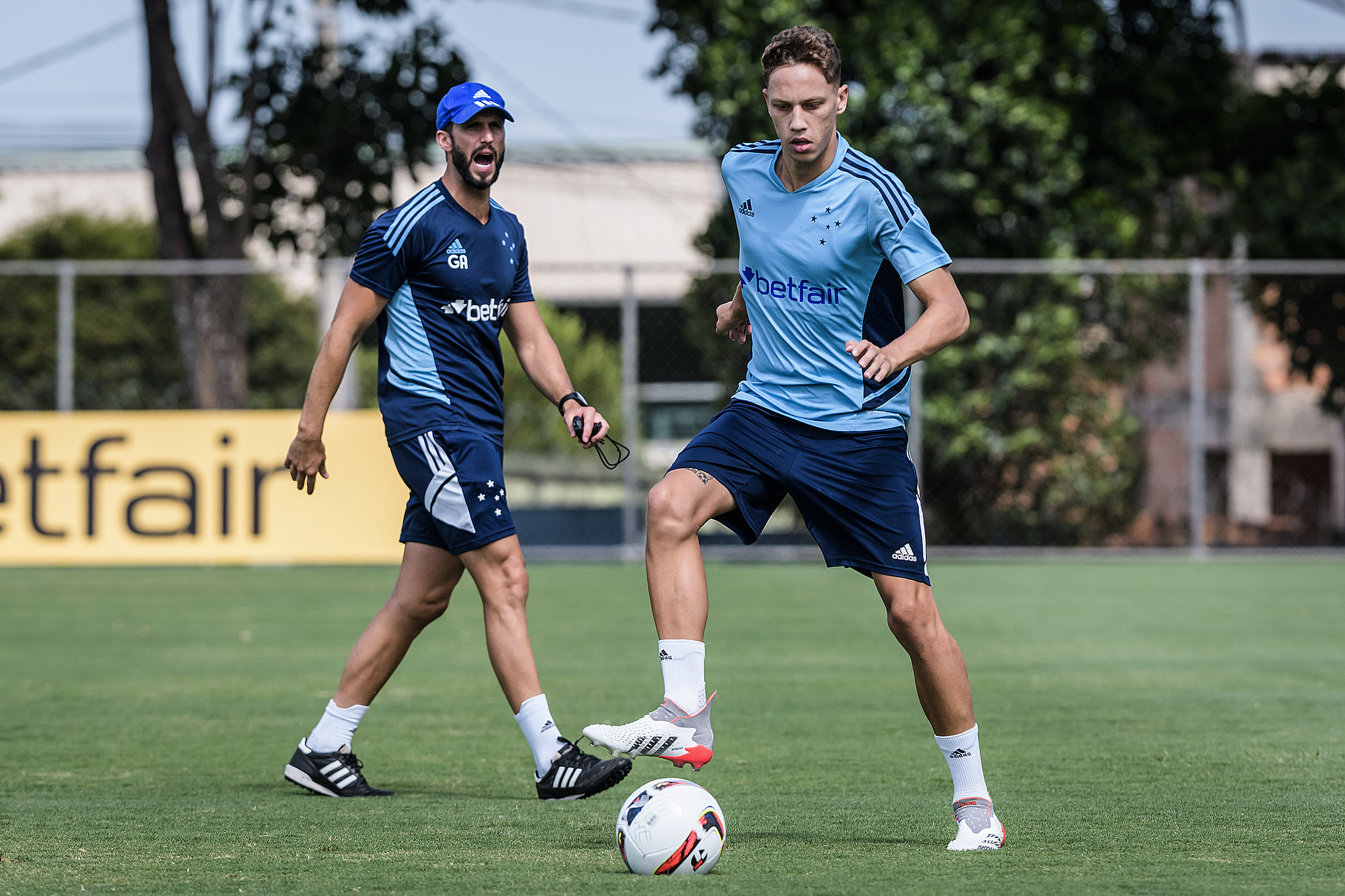 Cruzeiro anuncia aquisição de Ian Luccas