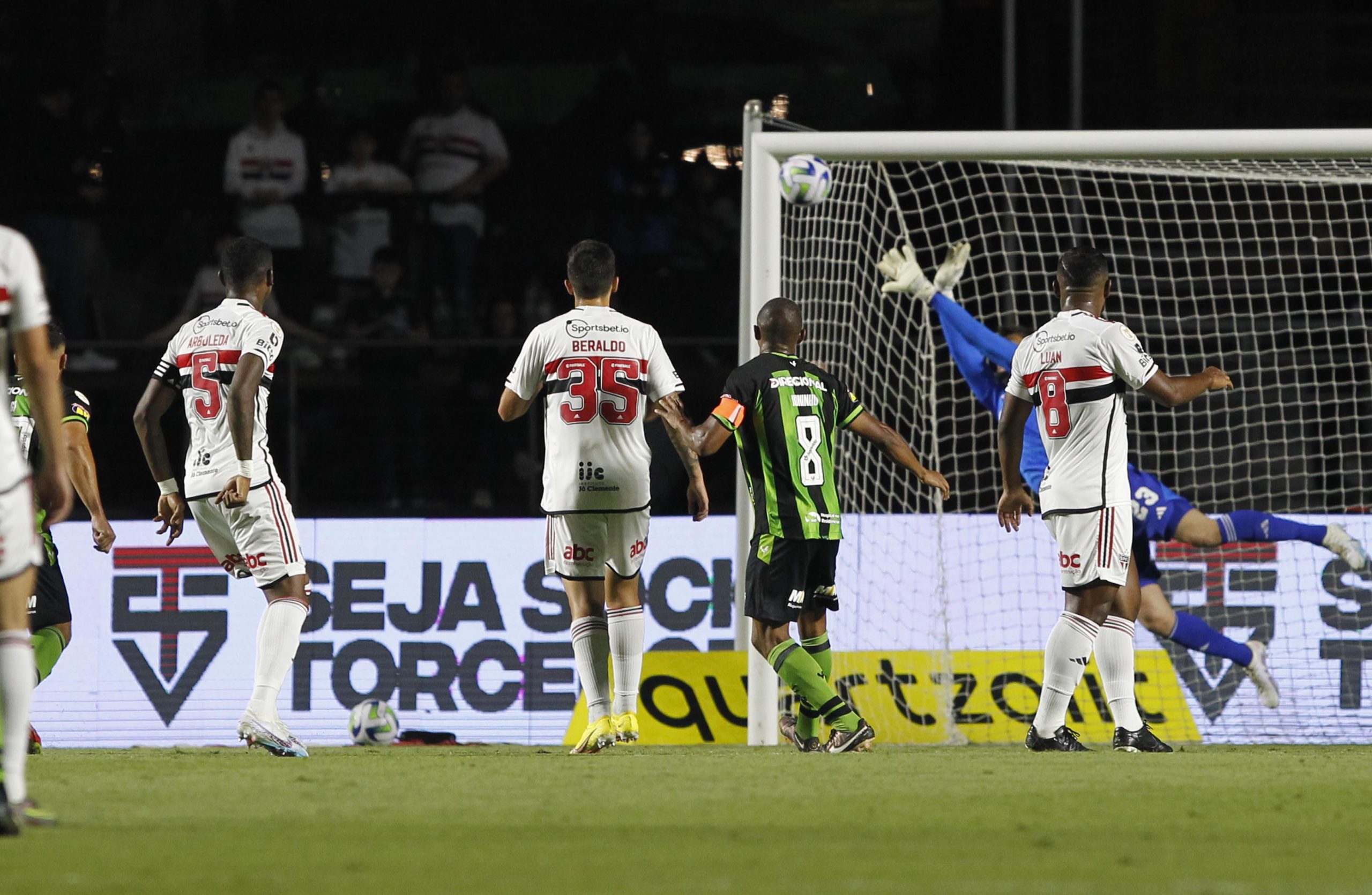 Arboleda e Beraldo - São Paulo x América-MG - Campeonato Brasileiro - Crédito: Rubens Chiri / saopaulofc.net