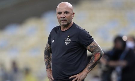 Novo técnico do Flamengo, Sampaoli possui fama de 'tiro curto' por clubes brasileiros; relembre