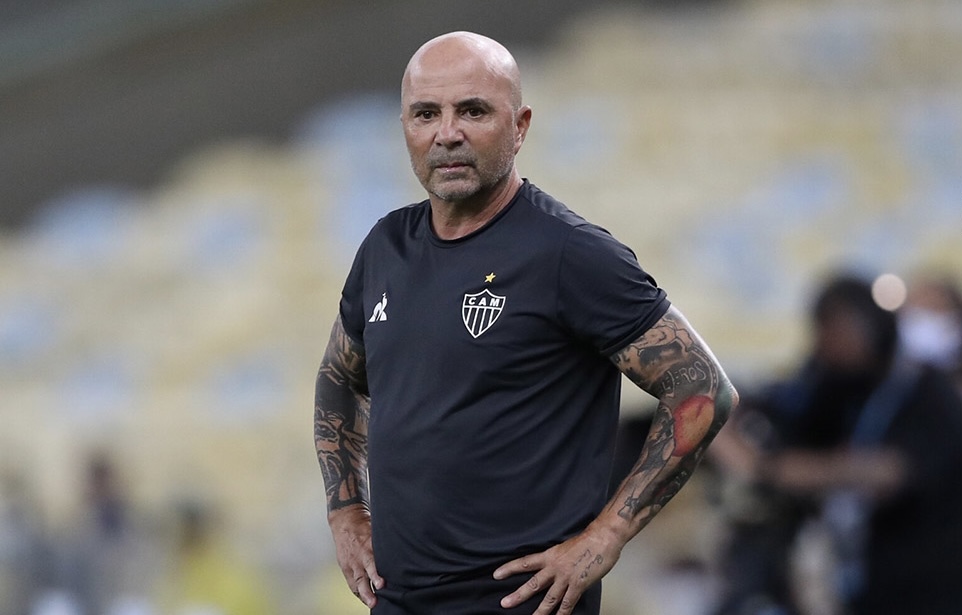 Novo técnico do Flamengo, Sampaoli possui fama de 'tiro curto' por clubes brasileiros; relembre