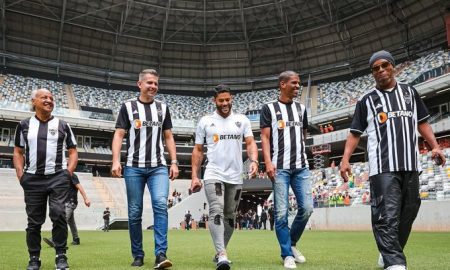 Atlético-MG confirma Ronaldinho Gaúcho em “jogo das lendas“ na