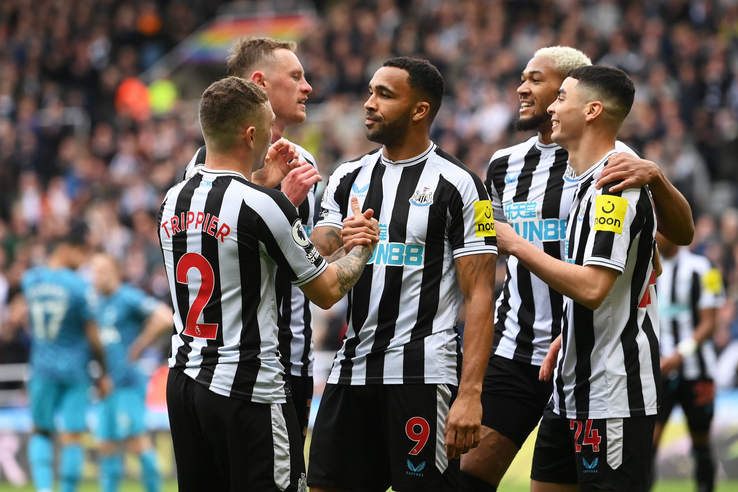 Newcastle goleou o Tottenham por 6 a 1