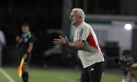 Dorival elogia entrega do time do São Paulo, mas pede calma: 'pés no chão'