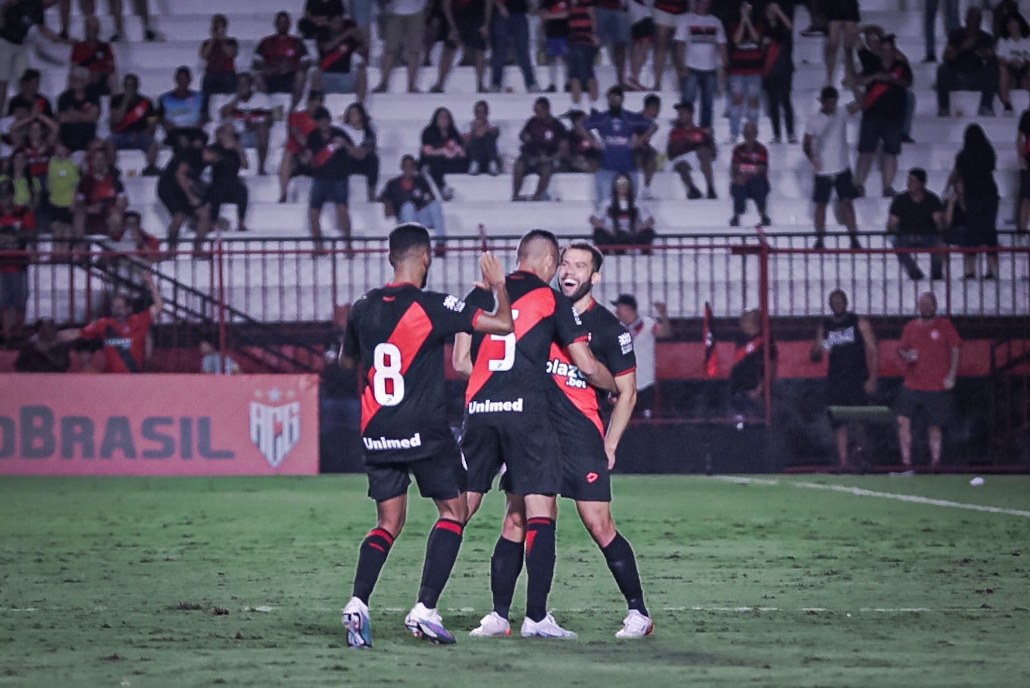 Tubarão pede tranquilidade ao Atlético-GO para sequência dos últimos três  jogos na Série B