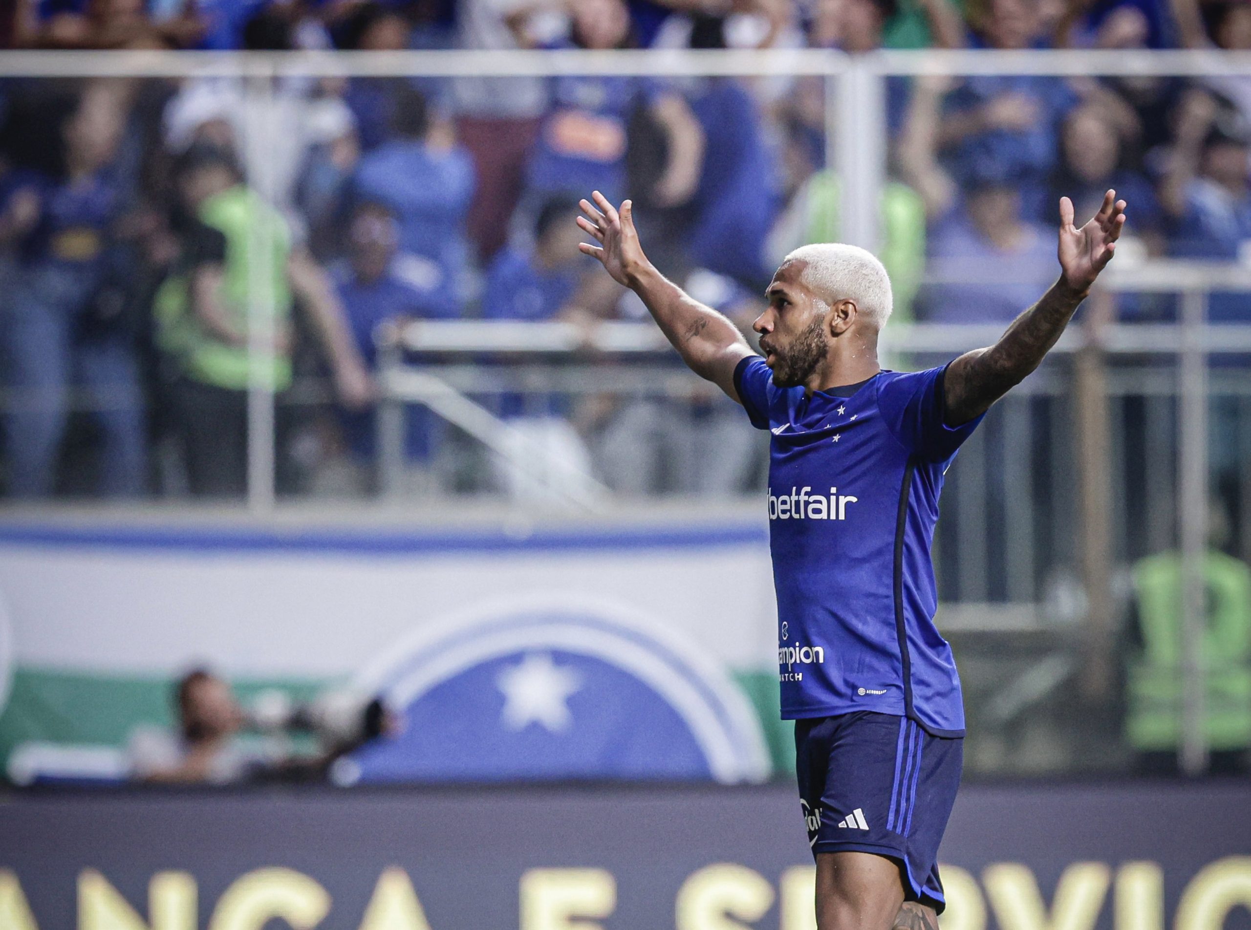 Maior investimento do Cruzeiro, Wesley encerra jejum de 32 jogos