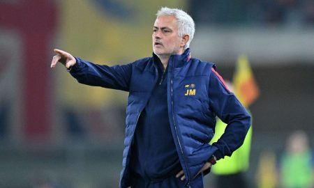 Mourinho nega negociações com o PSG