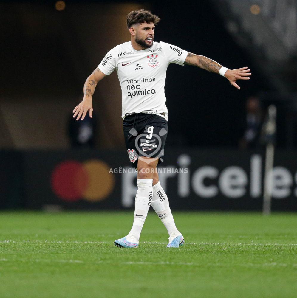 Corinthians marca e empata com Cruzeiro no fim do jogo 