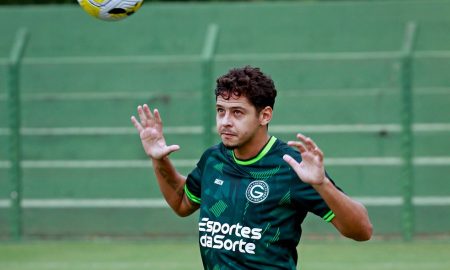 Guilherme em treino pelo Goiás (Foto: Rosiron Rodrigues / Goiás)