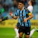Suárez comemora o terceiro gol do Grêmio Foto: SILVIO AVILA/AFP via Getty Images