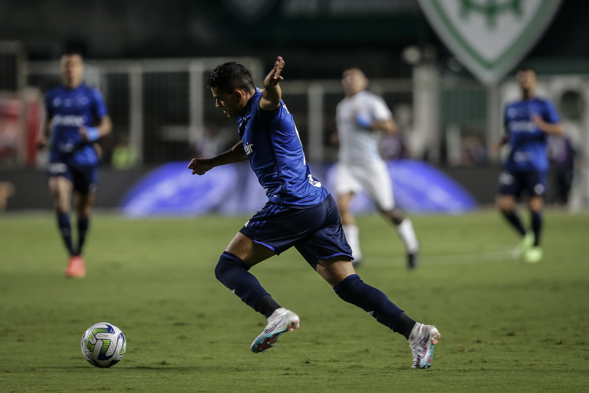 Cruzeiro enfrenta o São Paulo pelo Brasileirão