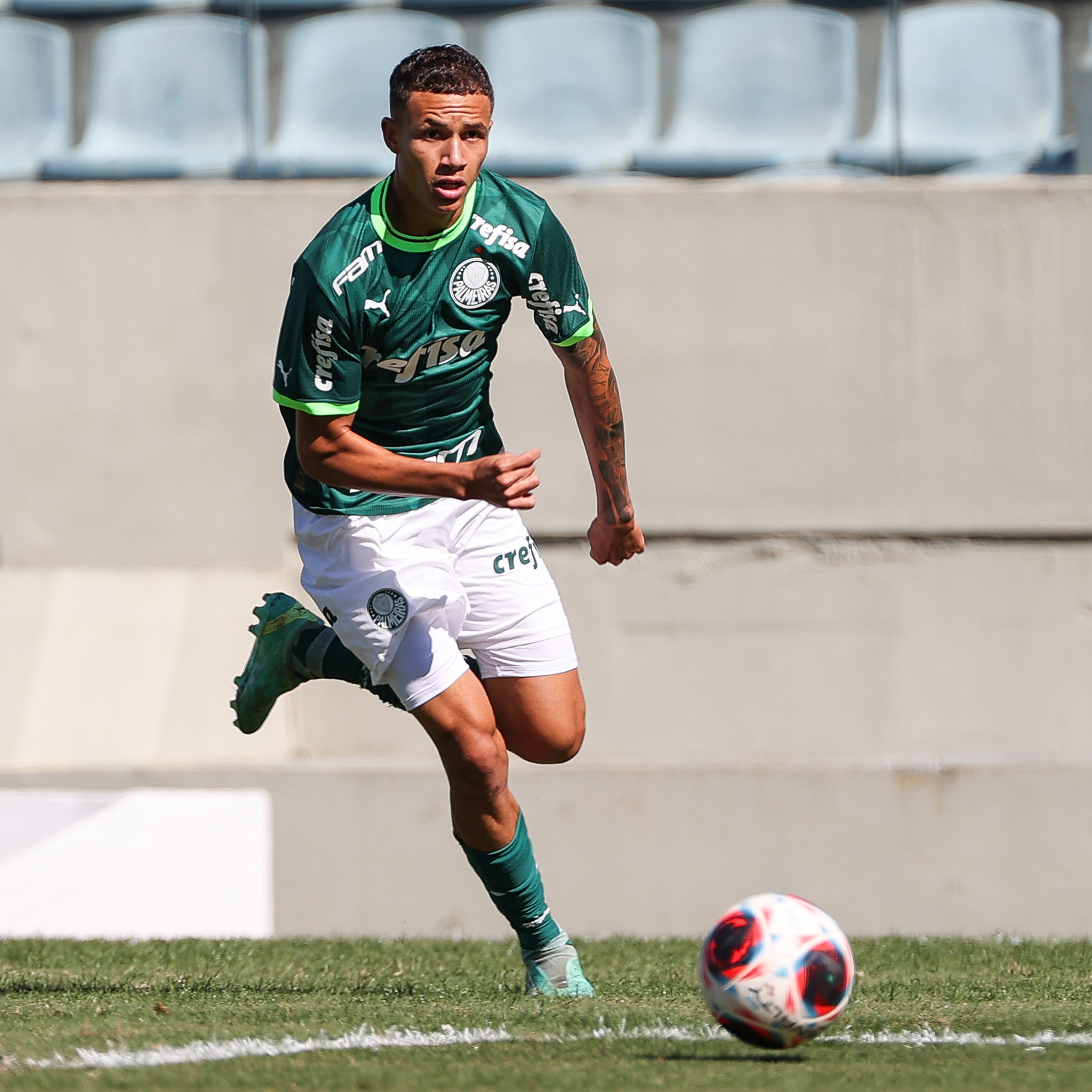 Thauan com a camisa do Palmeiras. (Foto: Fabio Menotti/Palmeiras)